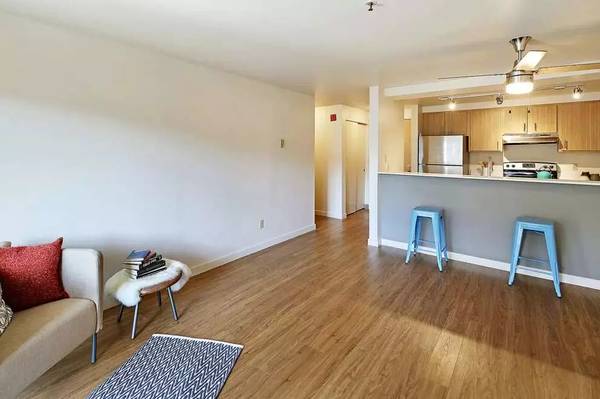 $2,295 / 2br - 850ft2 - Wonderful 850 sqft, 2 bed, 2 bath floorplan in Redmond (Redmond - Bear Creek Park)63688607823617120