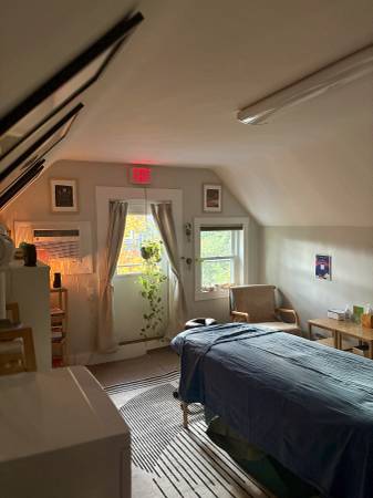 $50 Popular Massage Practice seeking to rent out office space (Arlington)64213539838083120