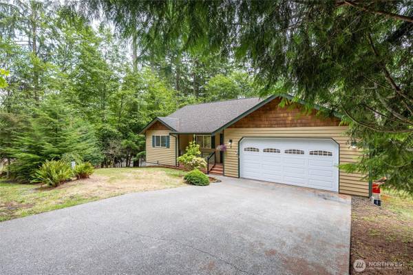 $650,000 / 5br - 3578ft2 - Expansive Five-Bedroom Home Nestled In Sudden Valley (Bellingham)63509554645251121