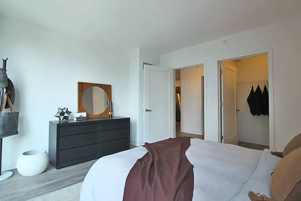 $2,564 / 1br - Artsy One bedroom- In Unit W/D, Gym, Pool, & More -RIVER NORTH (River North)63960147999235122