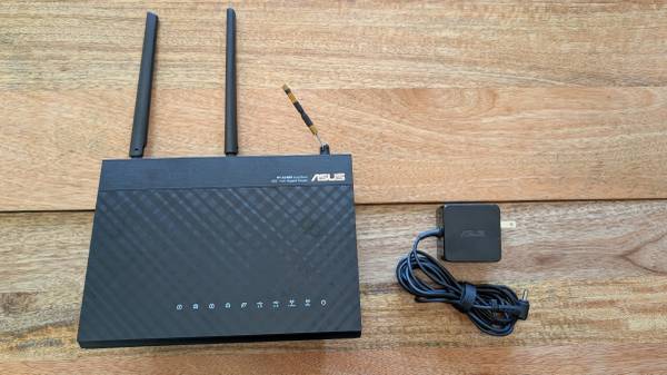 ASUS RT-AC68R Wireless-AC1900 Dual Band Gigabit Router 1