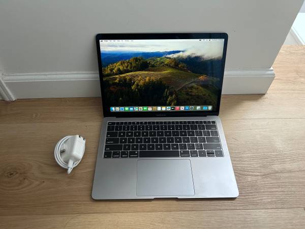 2019 Apple MacBook Air 13" Laptop 1.6Ghz i5 8GB 256GB SSD 1