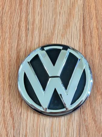 2011-2015 VW Jetta Tailgate emblem 1