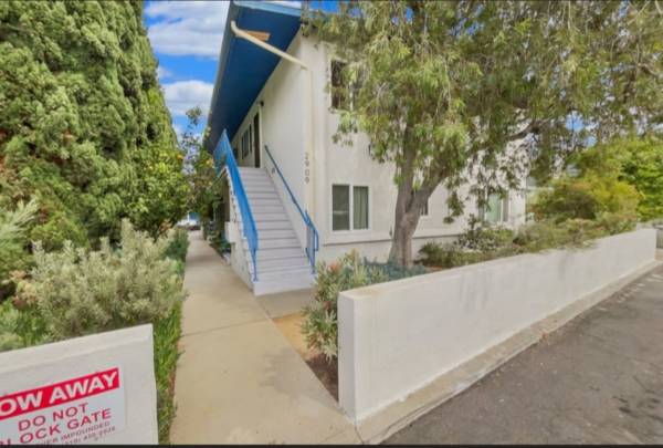$1,550 / 2br - 715ft2 - Encantador apartamento vintage de 2  dormitorio en Los Angeles: comodidad y car (Santa Monica)63857733983747121