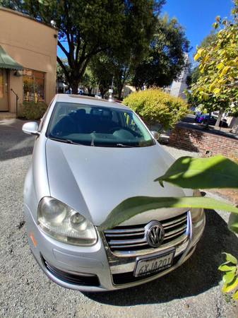 2009 VW SE Sedan Jetta - Confiabilidad/Excelente consumo de gasolina - $3,200 (los altos)63624230628481124
