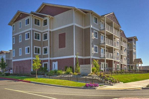 $1,599 / 2br - Elevator Access, Balcony, 2/BD (2203 172nd Street NE, Marysville, WA)63659466184963122