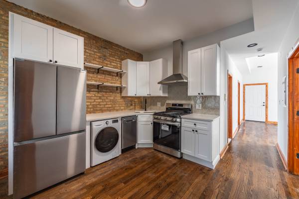 $2,000 / 2br - Looking for fresh, modern, and move-in ready? Humboldt 2Bed (Humboldt Park)63844191666563120