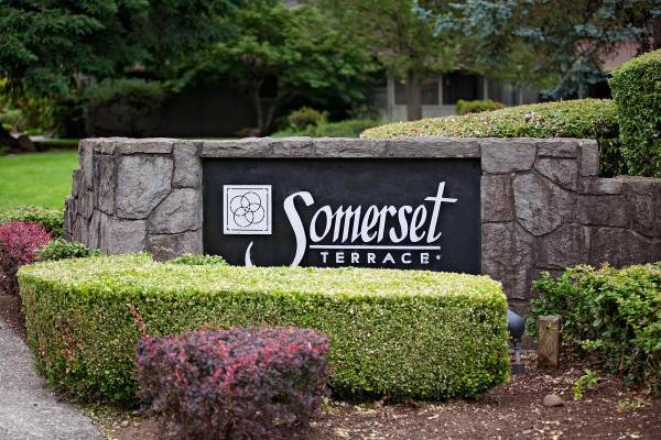 $2,150 / 2br - 1180ft2 - Inviting 2 BR w/ Carport-Moments to Dining & Recreation (13601 SE 19th Street Vancouver WA 98683)63956926401923124
