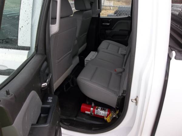 2017 Chevrolet Silverado 4 Door - Photo 10