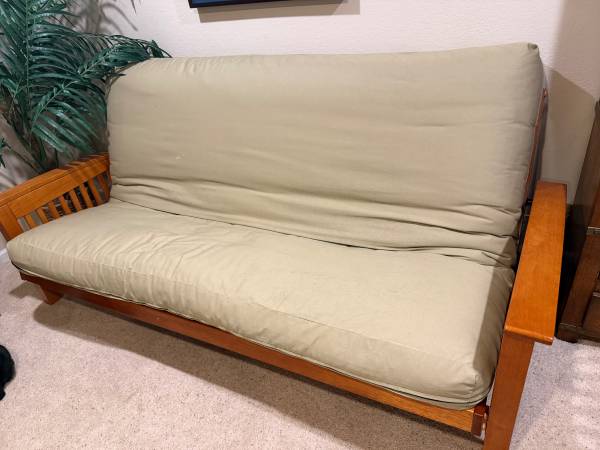 Futon 1
