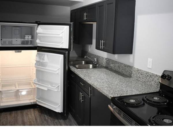 $999 / 1br - 570ft2 - Encimeras de granito, pagos en línea, 1 dormitorio (2320 Tam Dr, Las Vegas, NV)63859501533187121