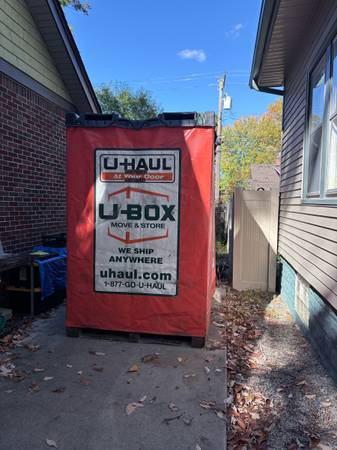GAZEBO ASSEMBLY/UHUAL BOX UNLOAD 1