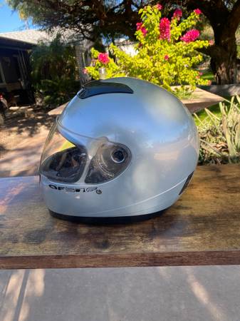 Helmet full coverage excellent condition 1