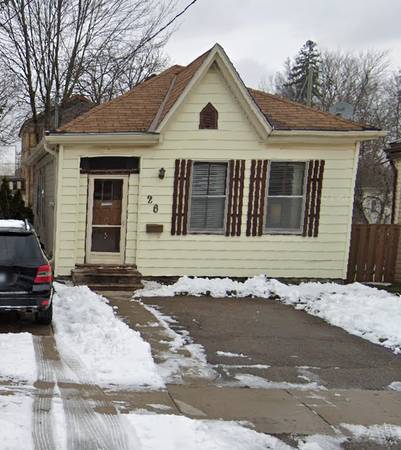 – Recently renovated two-bedroom

$1,000