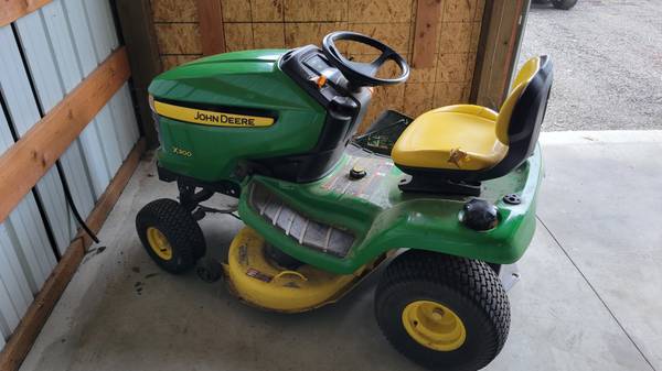 John Deere X300 1