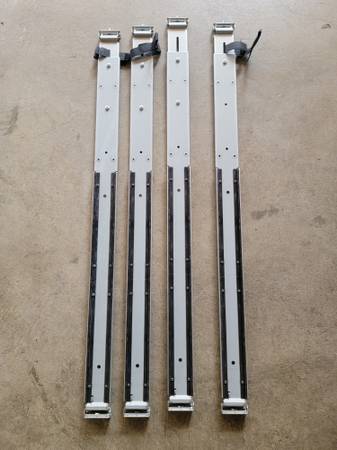 Server rail set 1