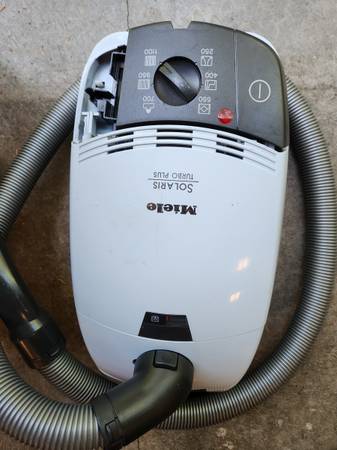 Miele aspiradora cilíndrica Solaris Turbo Plus, pieza - $2563435874685315122