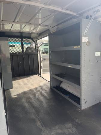 2003 Ford Econoline E350 - Photo 12
