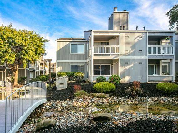 $2,099 / 550ft2 - Move-in Ready! Washer dryer, stainless steel appliances, HVAC (concord / pleasant hill / martinez)63873442252035124