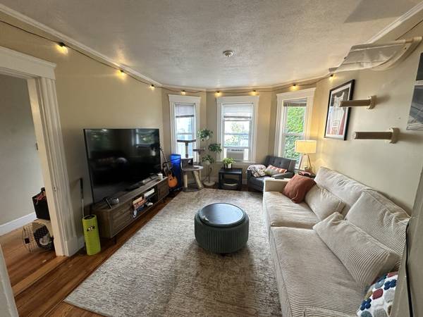 $3,350 / 2br - Cambridge 2 Bed/1 Bath Apartment | Between Harvard and Porter Square63817587408257122