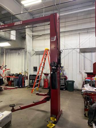 Service and Install. Lifts and Equipment 1