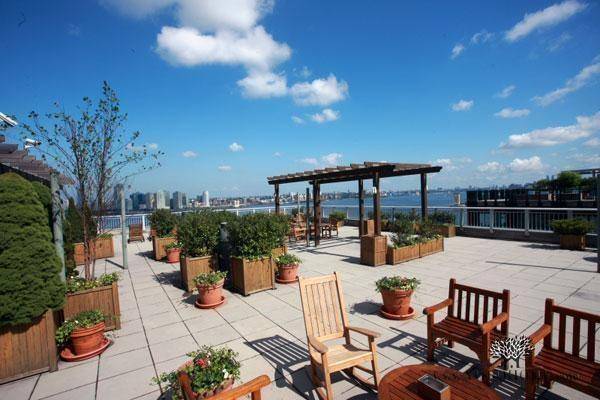 $4,500 / 1br - MASSIVE SPACE WITH RENOVATED CONDO FINISHES, LARGE WINDOWS, OAK WOOD (TriBeCa)63827342514305123