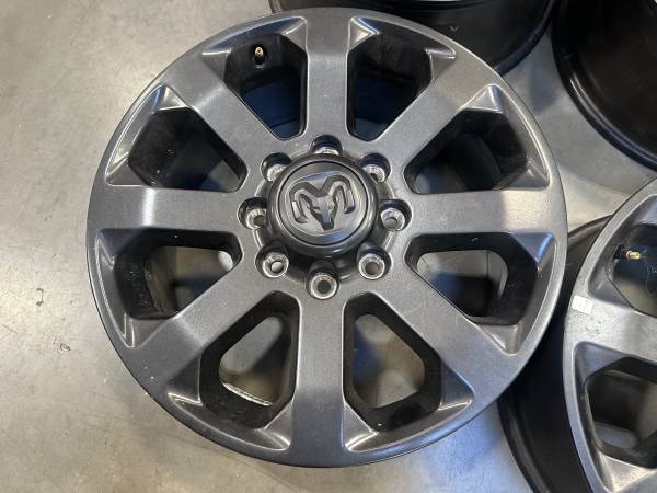 Negro 20" RAM 2500 y 3500 llantas ruedas (juego de 4) - $850 (Natomas)63440070805889122