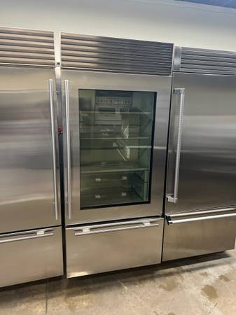 SUB ZERO 36”WIDE BUILT IN GLASS VIEW BUILT IN BOTTOM FREEZER 1