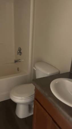 $875 / 2 habitaciones - Se busca compañero de cuarto (Wenatchee)63417986351107121
