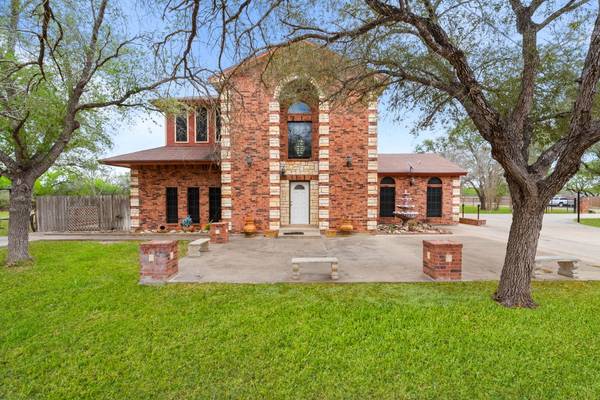 $549,000 / 4br - 3580ft2 - Spacious 4 Bedroom/3 Bath on 1.22 acres (Orange Grove)