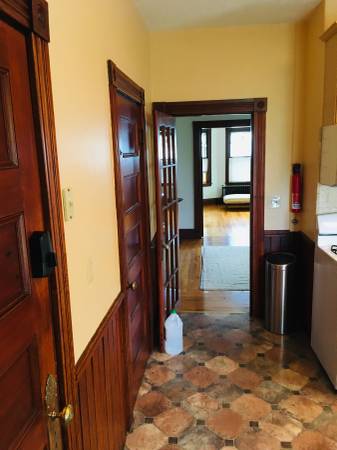 $2,700 / 2br - 1200ft2 - Victorian home owner occupied available 9/1/25 (Jamaica Plain)63699488314369120