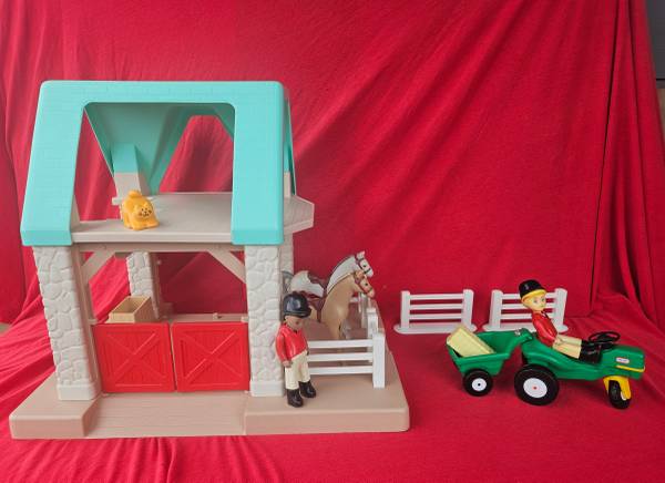 Casa de muñecas Little Tikes vintage de los años 80, establo de caballos - $150 (Tacoma)63439448866689123