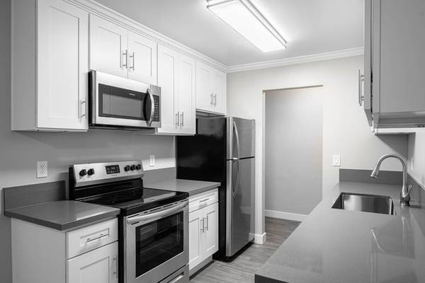 $3,920 / 2br - 1100ft2 - Home is Where the Heart Is at Brookside Park Spacious Renovated 2x2 (mountain view)63687423055491121