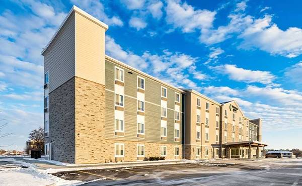 $350 / 1br - Exclusive Offer: Short-Term Stays with No Strings Attached! (4101 Galleria Drive, Loves Park, IL)63981970768642121