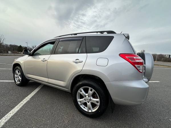 2011 Toyota Rav 4 SUPER CLEAN 1 OWNER!!!! - $9,499 (Northborough)63470757678851121