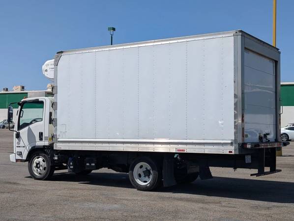 2019 Isuzu NQR Refrigeration 16FT - Photo 2