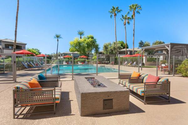 $1,384 / 1br - 742ft2 - Estaciones para asar al aire libre, Piso estilo tablón*, Estación de reparación de bicicletas (Chandler)64024996001281123