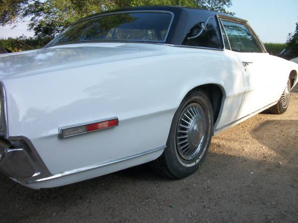 1968 ford thunderbird - $8,500 (Canistota sd)63437631396609122
