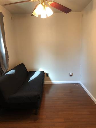 $900 Room with private entrance (Riverbank)63654929143171124