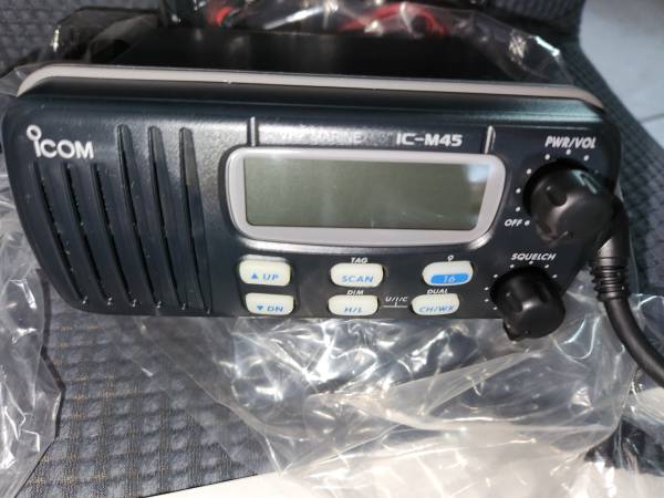 Icom VHF marine Trans receiver 1