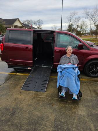 Handicap wheelchair conversion van - $29,500 (Hammond area)63612925623553121