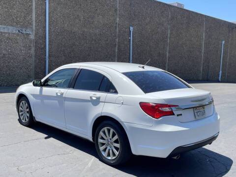 2013 Chrysler 200 Touring - $4,499 (hayward / castro valley)63654703978881124