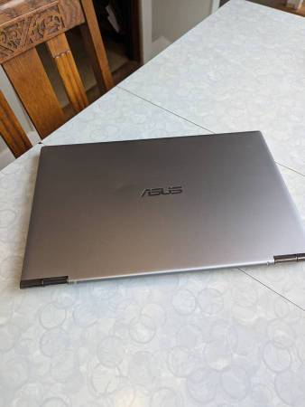 ASUS Zenbook Flip 15.6" 2-in-1 Touchscreen Laptop / Tablet 1