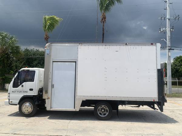 2006 Isuzu NQR 16'