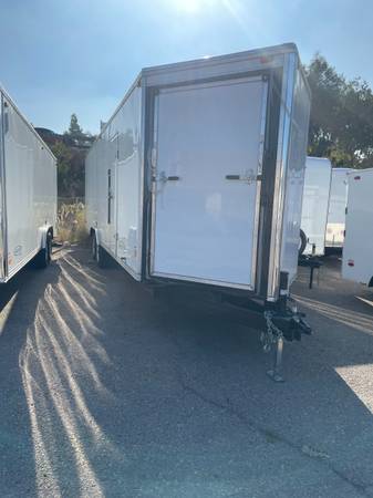 RACER ENCLOSED TRAILER 1