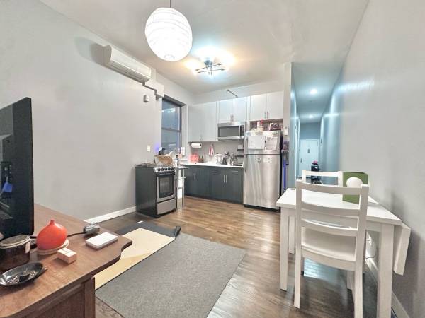 $3,000 / 2br - 🔥ABSOLUTE BUSHWICK STEAL🔥 PRIVATE BACKYARD!!! 🌳 (Brooklyn)63788457218817124