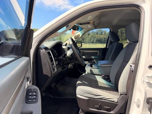 2014 RAM 1500 SLT 4x4 - Photo 11