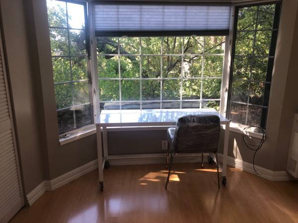 $750 / 1br - One bedroom cottage in magical setting (berkeley)64049797859201122