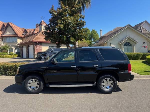 2004 CADILLAC ESCALADE / 140K MILES / CLEAN TITLE - $6,900 (ORANGEVALE)63613687972099121