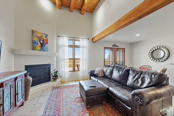 $3,000 / 3br - 1492ft2 - Hermosa casa en el fabuloso barrio de Santa Fe (Santa Fe Aldea)63659850168321121